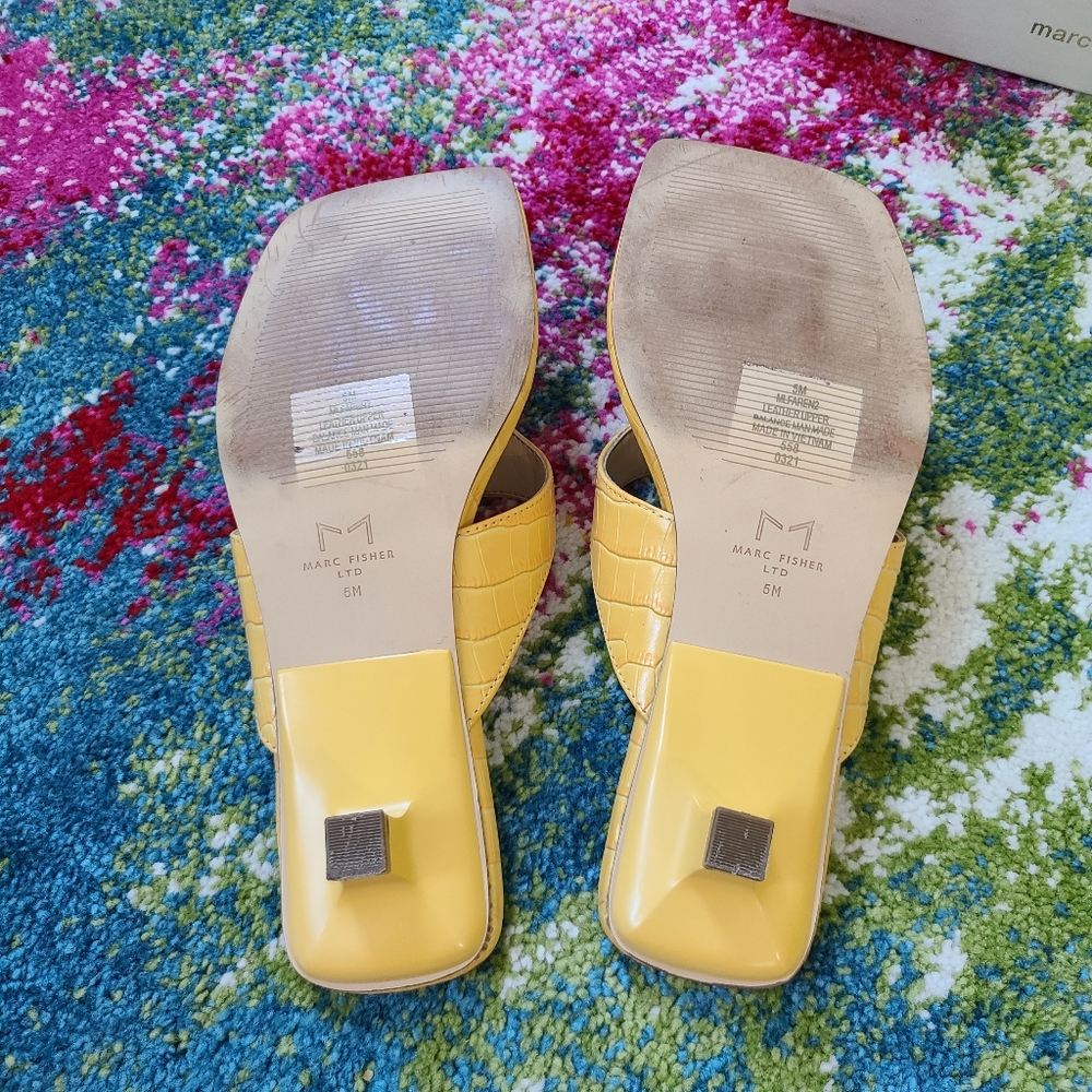 Like New - Marc Fisher Yellow sandals 👡 kitten heels - Picture 9 of 12